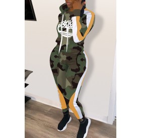 Lovely Casual Hooded Collar Camouflage Printed Green Two-piece Pants Set